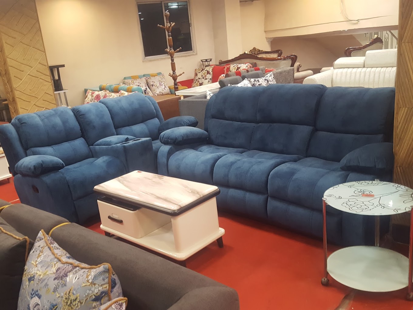 Fabric Sofa Set | Globe Furniture & Lightings |  sofa showroom  in miyapur ,  sofa showroom  in kukatpally , sofa showroom  in hitech city , sofa showroom  in chanda nagar ,  sofa showroom  in gachibowli ,   - GLK4430