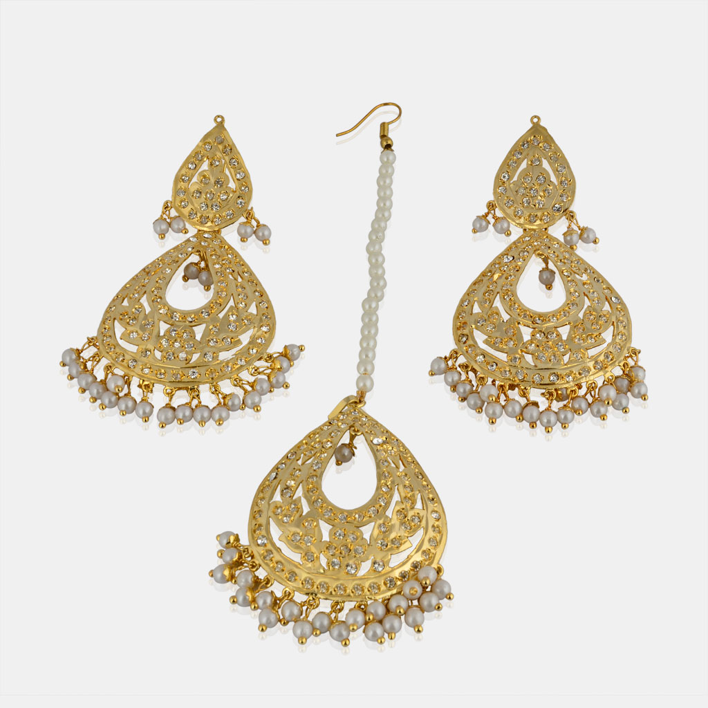 maang tikka with earrings online in patna  | IndiHaute | maang tikka with earrings for saree in patna ,  maang tikka with earrings for salwar suit in patna , maang tikka with earrings for sale in patna , maang tikka with earrings for wedding in patna  - GL84506