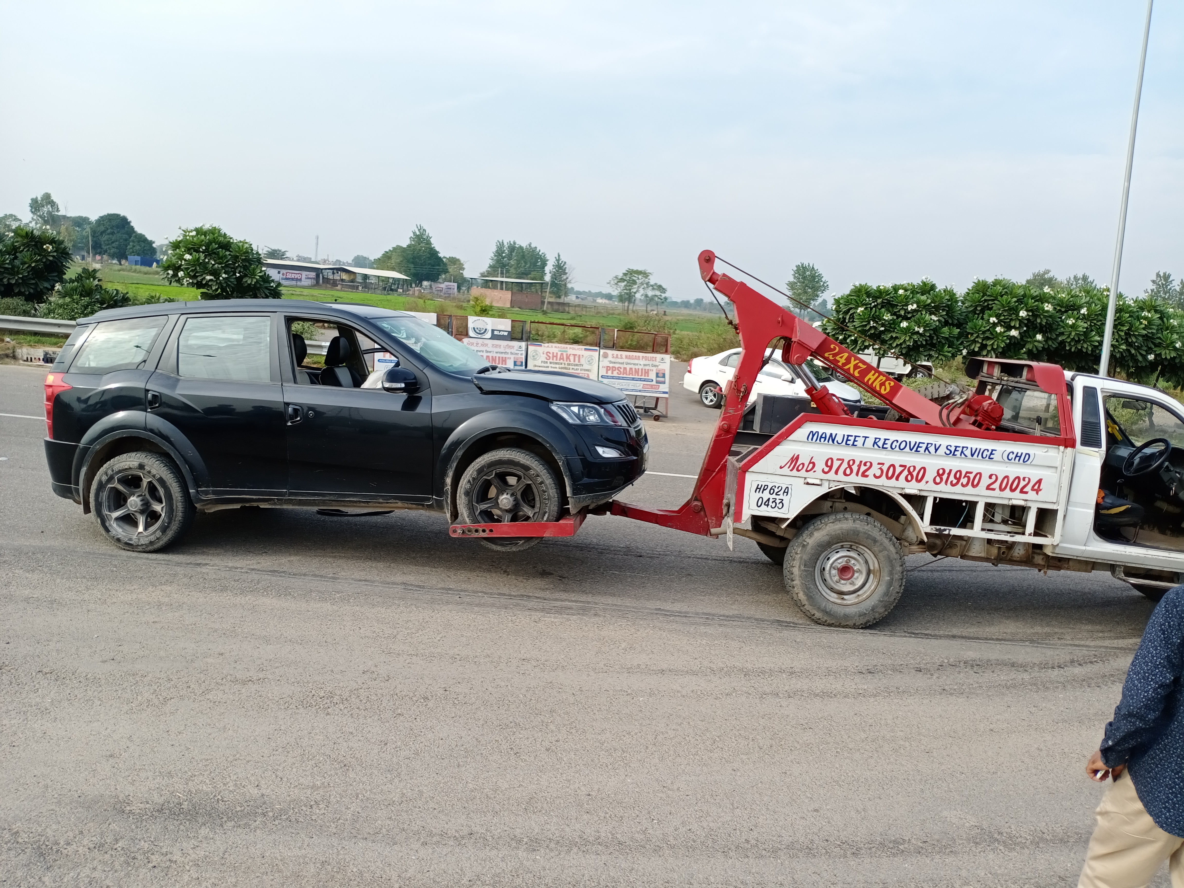 Towing Services In Chandigarh  | Manjeet Towing Services | Towing Services In Chandigarh, 24 Hour Towing Services In Chandigarh, Towing Service near me, Tow Van near me, Car Tow Service In Chandigarh  - GL64546