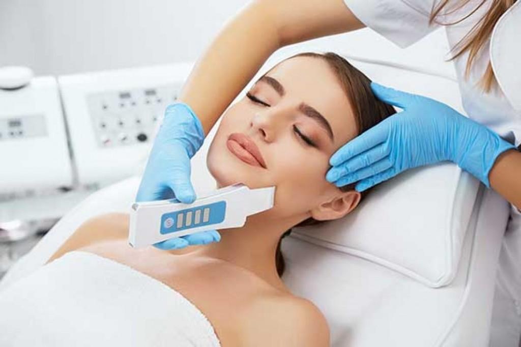 Renovin Skin Care, Skin specialist in zirakpur, dermatologist in zirakpur, skin clinic in zirakpur, skin doctor in zirakpur,skin care clinic in zirakpur, hair specialist in zirakpur