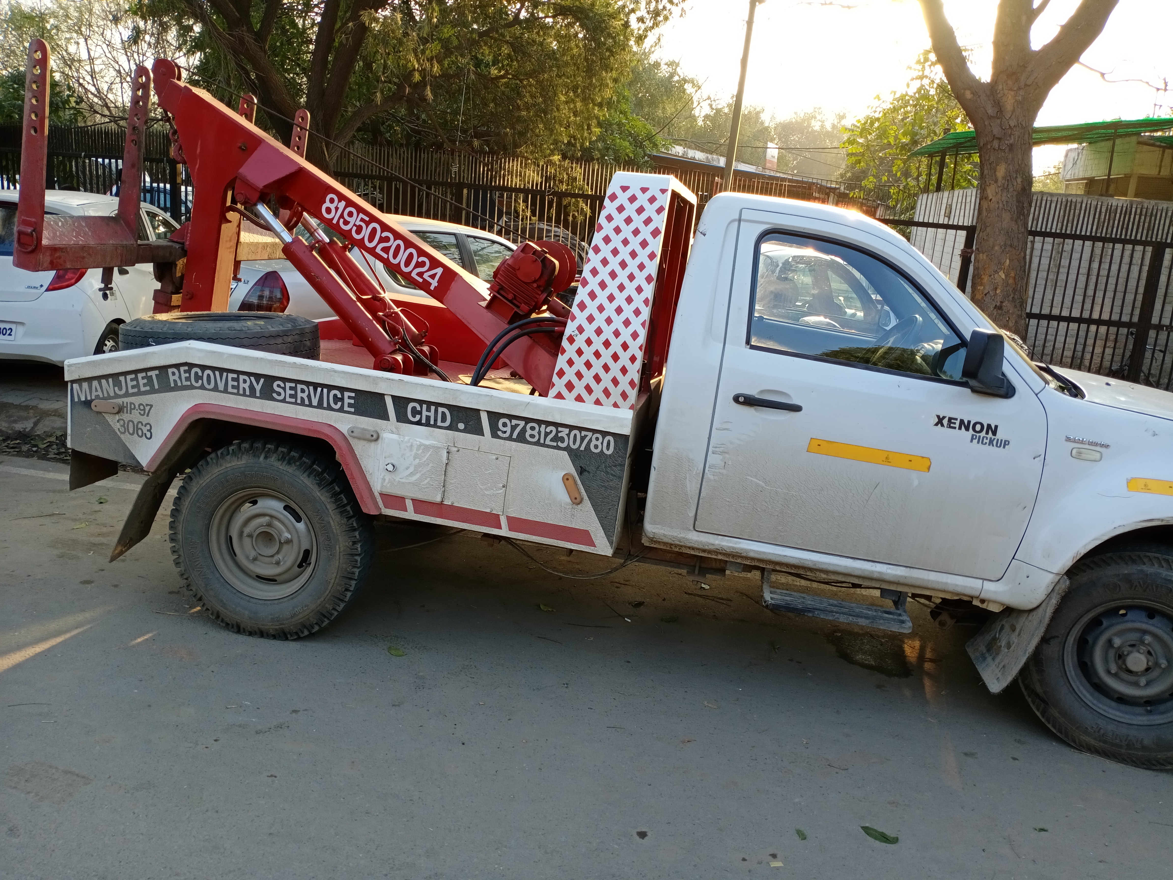Towing Service in Banur  | Manjeet Towing Services | Best Car Towing Service in Banur, 7Top Car Towing Service in Banur, 24hours Car Towing Service in Banur, Car Towing Service in nearby, Car Breakdown Service in Banur  - GL59051