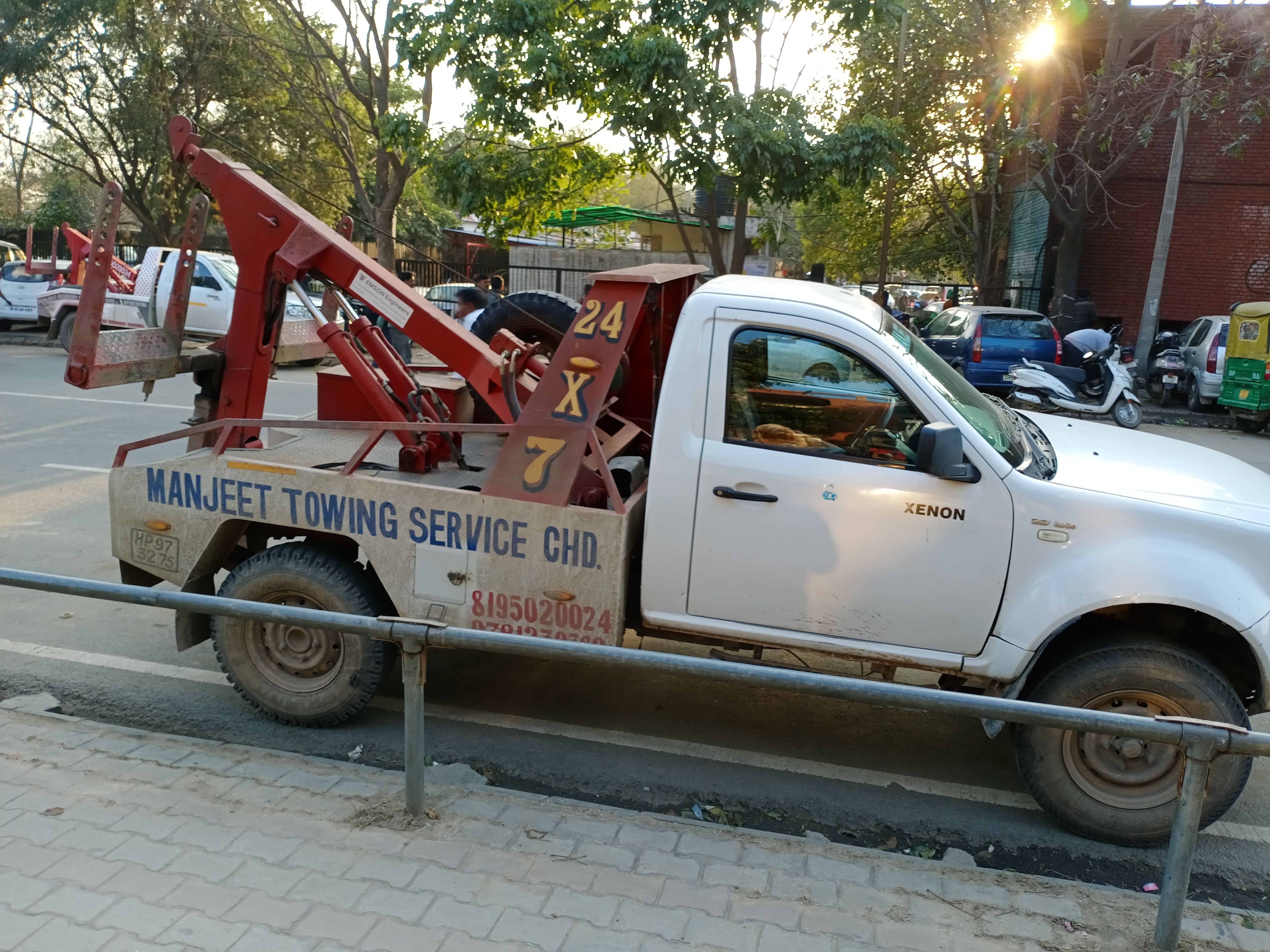 24hours Car Towing Service in Solan  | Manjeet Towing Services | Best 24hours Car Towing Service in Solan, 7Top 24hours Car Towing Service in Solan, 24hours Car Breakdown Service in Solan, 24hours Car Towing Service in nearby, 24hours Car Breakdown Service in Solan - GL59061