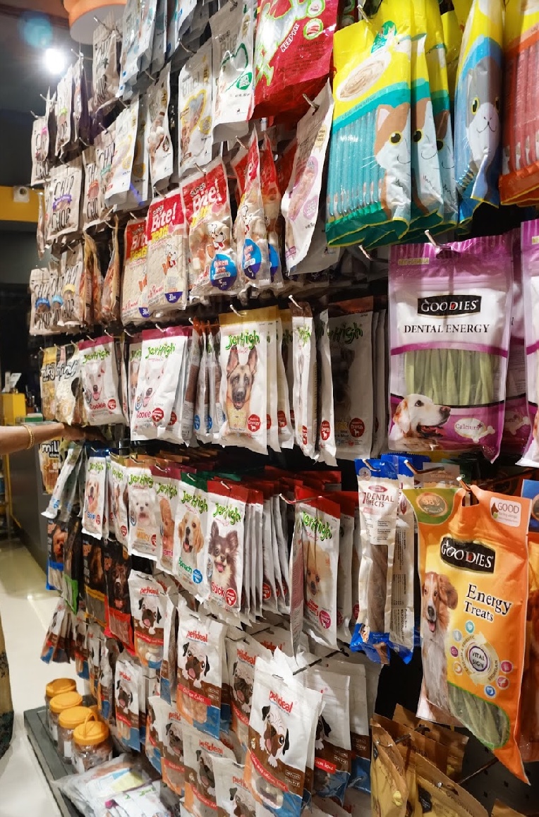 dog food and accessories shop near me