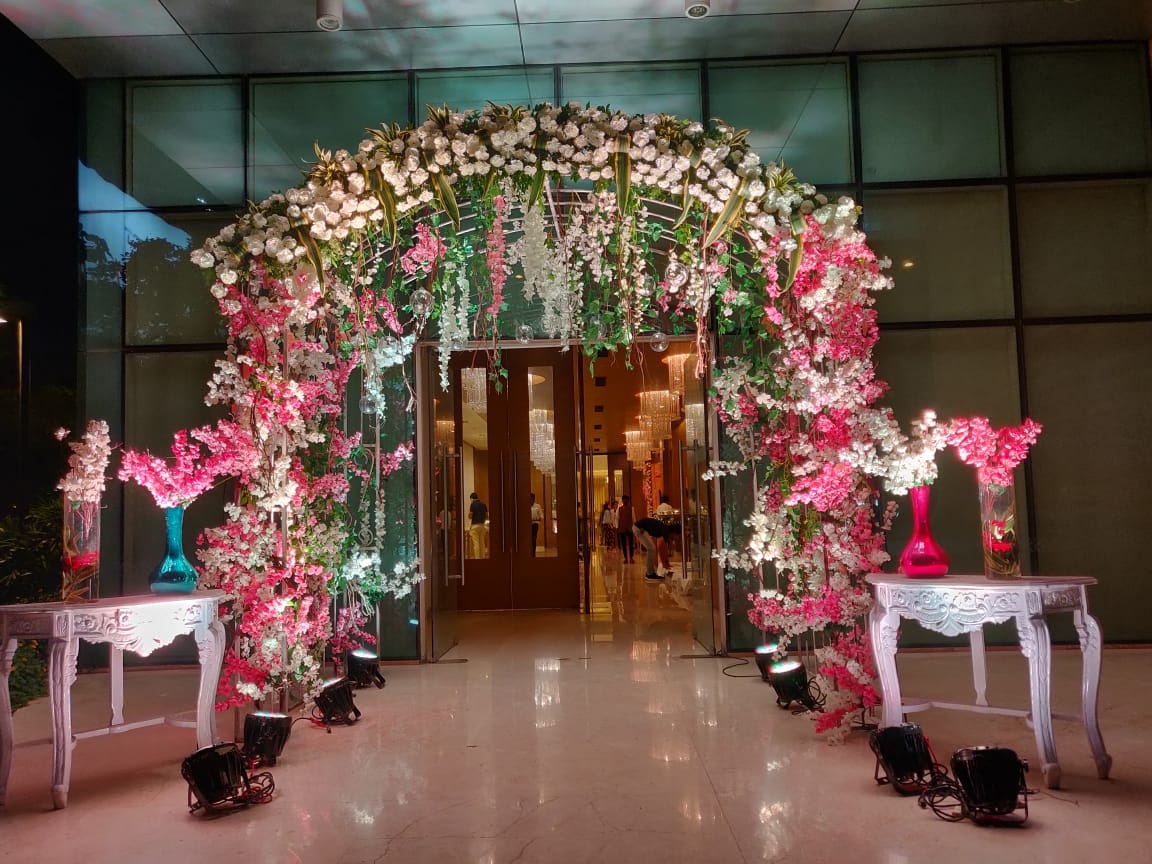 The  Glorious Floral Arch Entrance | Urban Events | The Glorious Floral Arch Entrance - GL58217