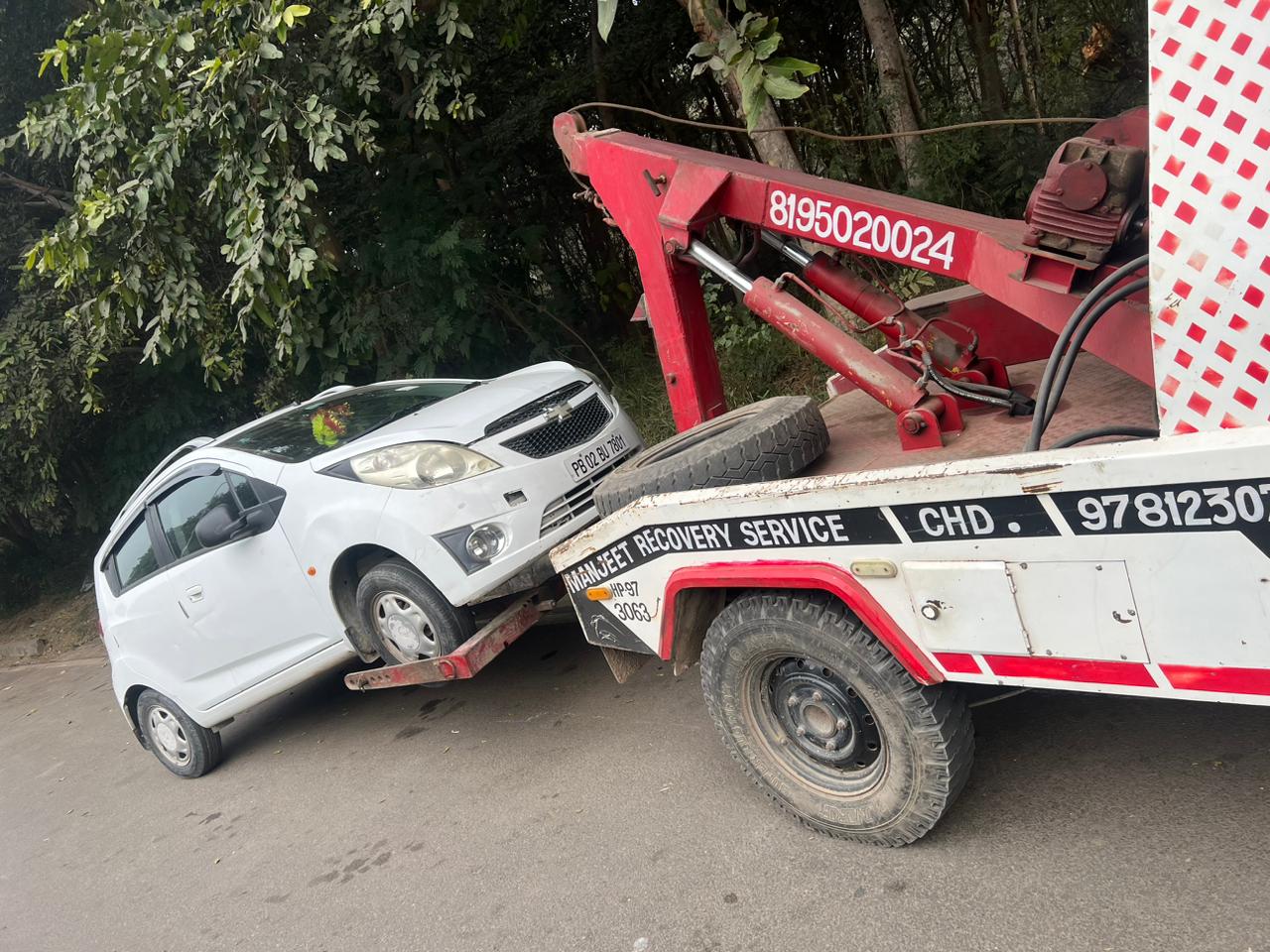 Car Towing Service In Ambala  | Manjeet Towing Services | Best Car Towing Service In Ambala, 24 Hour Car Towing Service In Ambala, 7 Top Car Towing Service In Ambala, Car Towing Service Near me, Car Tow Van Near me  - GL109828