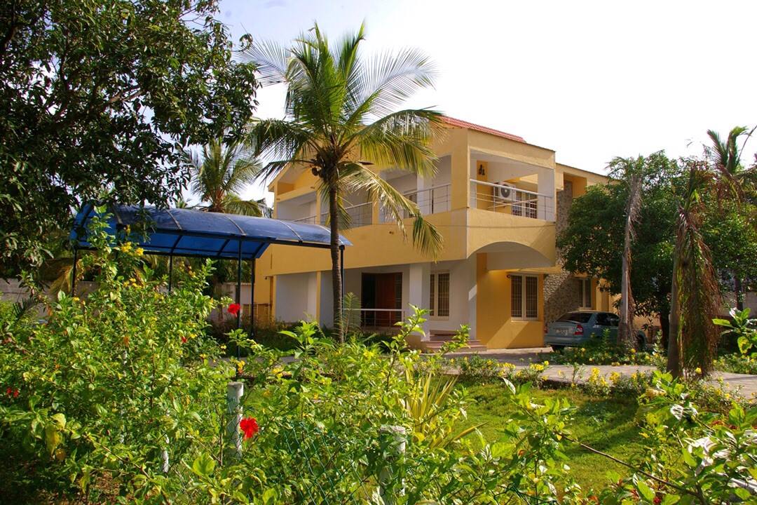 APPLE BEACH HOUSE AND RESORTS, Beach House for Rental , ECR Beach House Rental , Rental Beach House in ECR