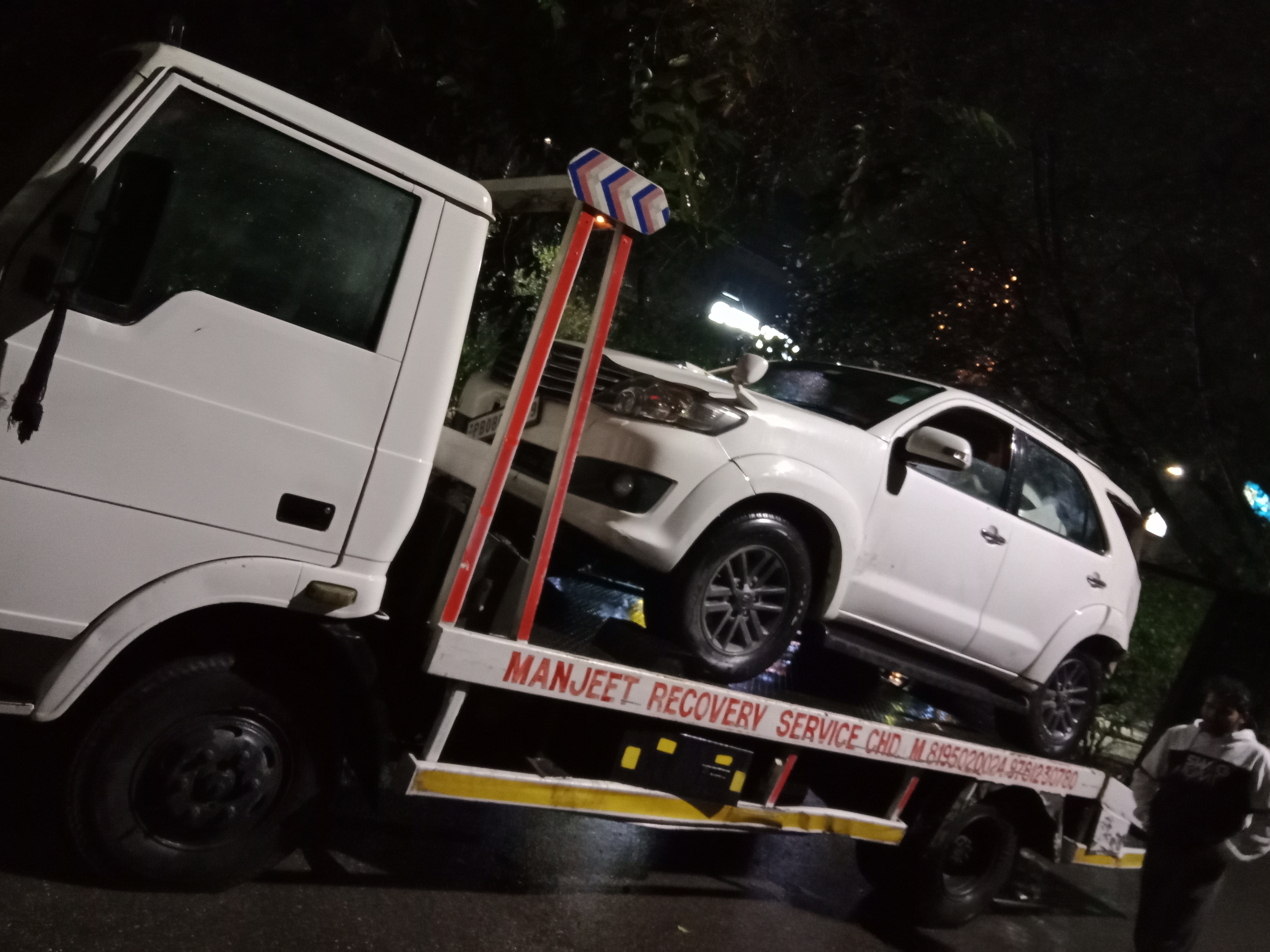 Towing Service In Chandigarh | Manjeet Towing Services | Best Towing Service In Chandigarh, 7 Top Towing Service In Chandigarh, 24 Hour Towing Service In Chandigarh, Towing Service near me, Tow Van Near me - GL104091