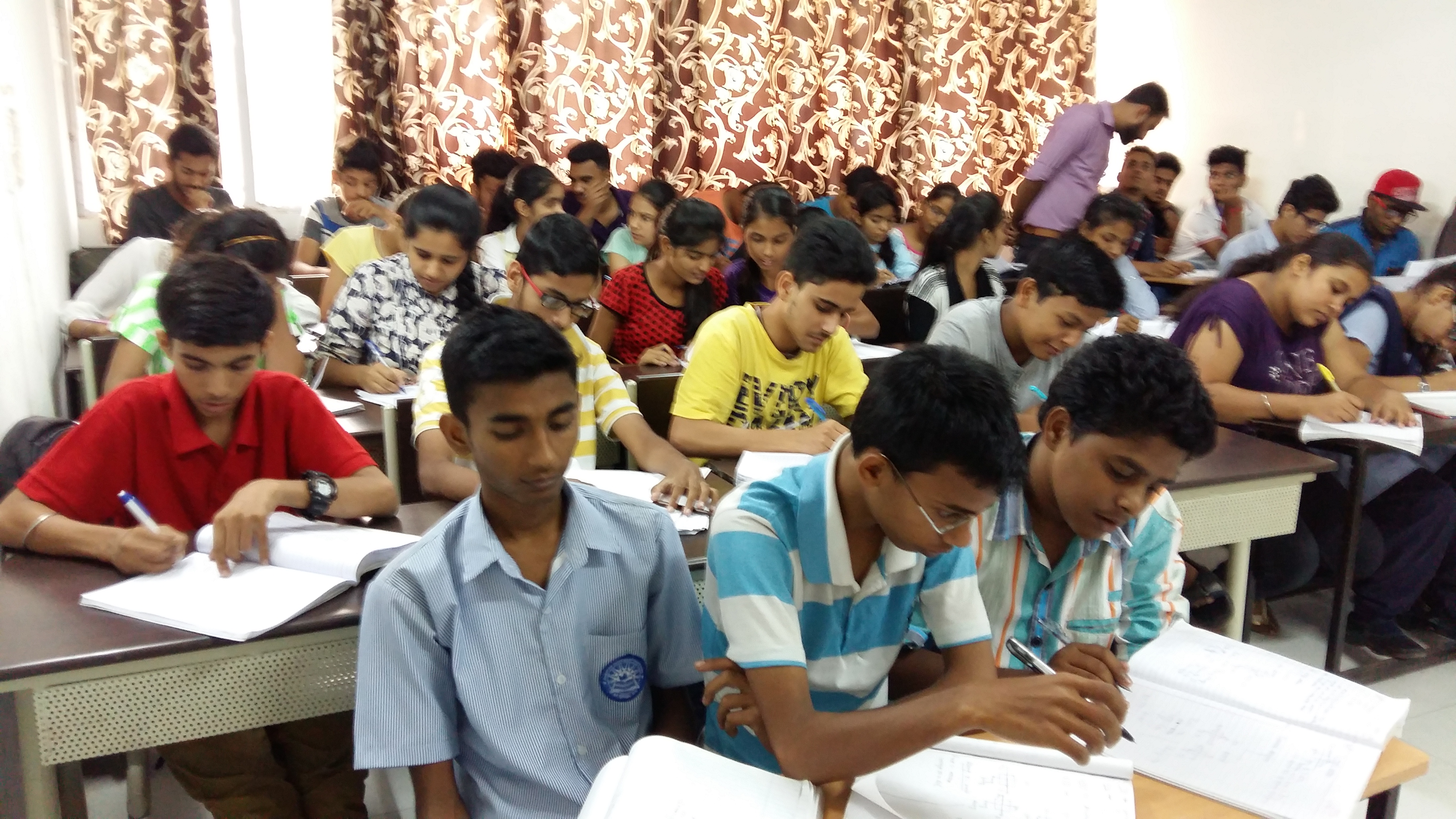 RISE CAMPUS  CHANDIGARH, Best institute in Chandigarh for 9th and 10th, foundation classes for 9th and 10th in Chandigarh,  9th and 10th tuition in Chandigarh
