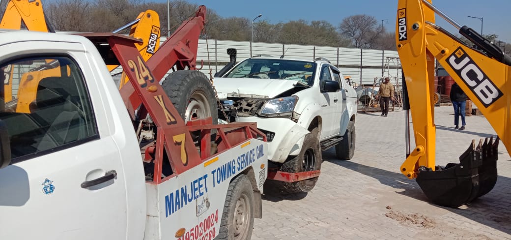 Towing Services In Manimazra  | Manjeet Towing Services | Towing Services In Manimazra, 24 Hours Towing Services In Manimazra, Towing Services near me, Tow Van near me, Car Tow Van near me  - GL63555
