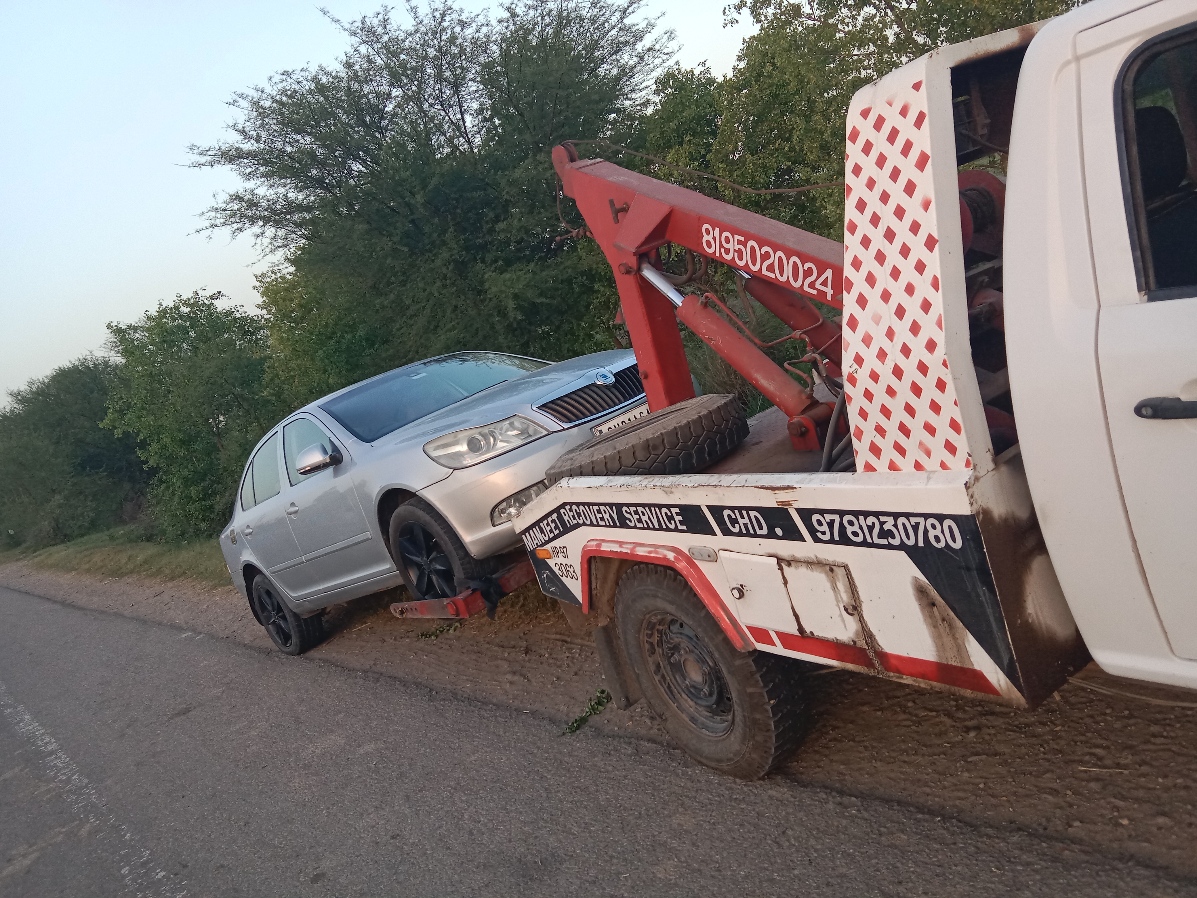 Towing Service In Chandigarh  | Manjeet Towing Services | Best Towing Service In Chandigarh, 7 Top Towing Service In Chandigarh, 24 Hour Towing Service In Chandigarh, Towing Service Near me, Tow Van Near me  - GL105392
