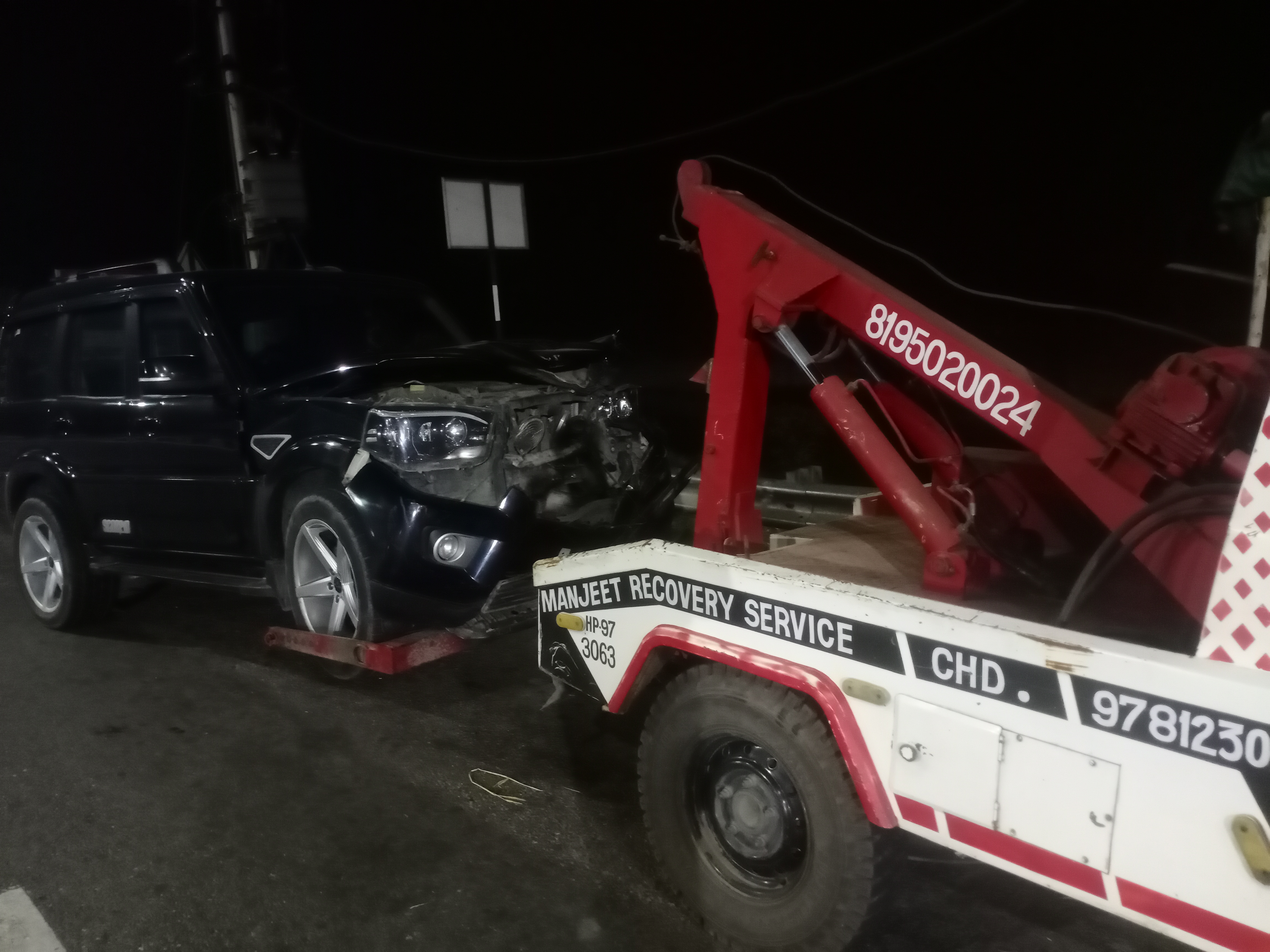 Towing Service In Chandigarh  | Manjeet Towing Services | Best Towing Service In Chandigarh, Top Towing Service In Chandigarh, 24 Hour Towing Service In Chandigarh, Towing Service near me, Towing Service  - GL102846