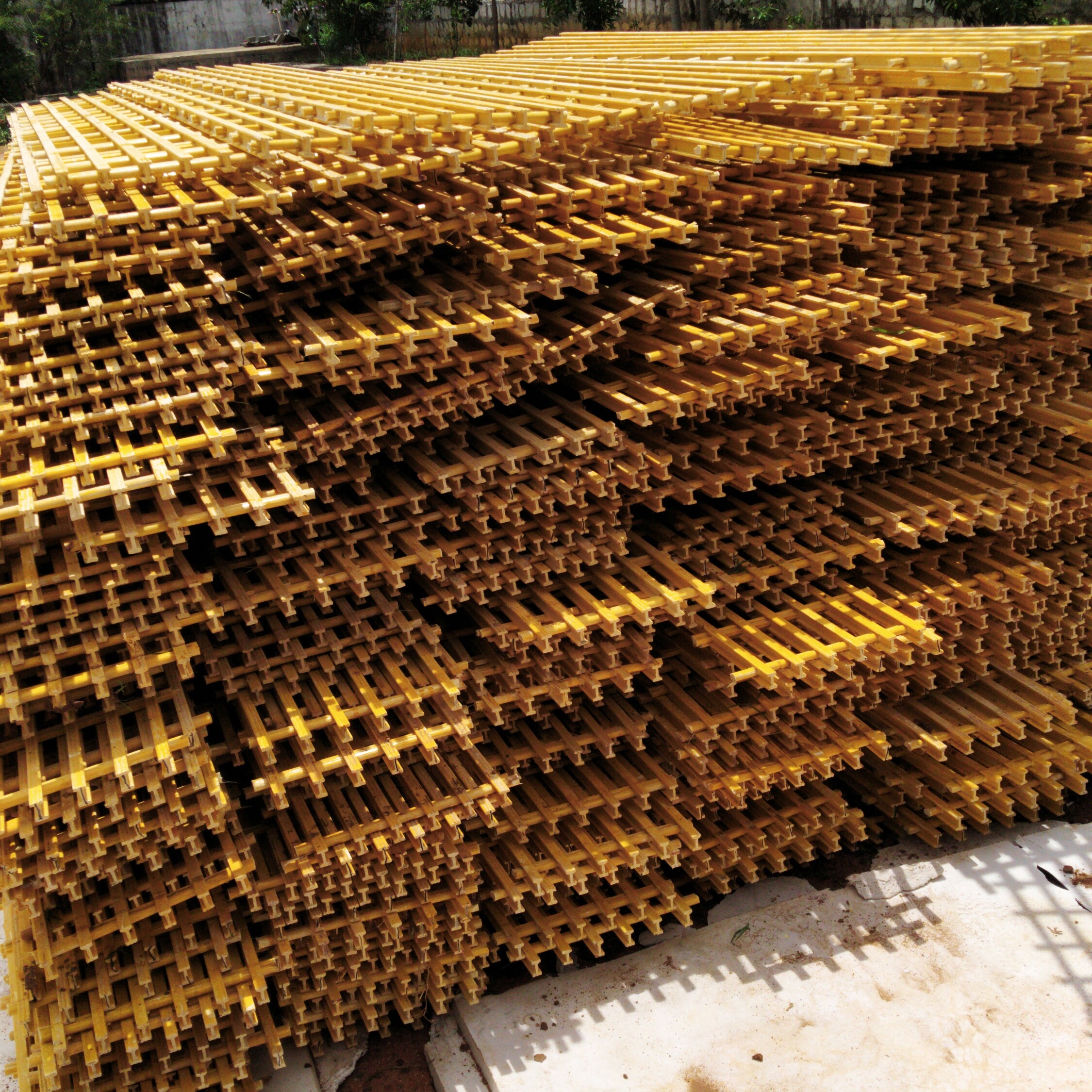Innovate Materials, FRP MOLDED GRATINGS, FRP HANDRAILS, FRP WALK WAYS