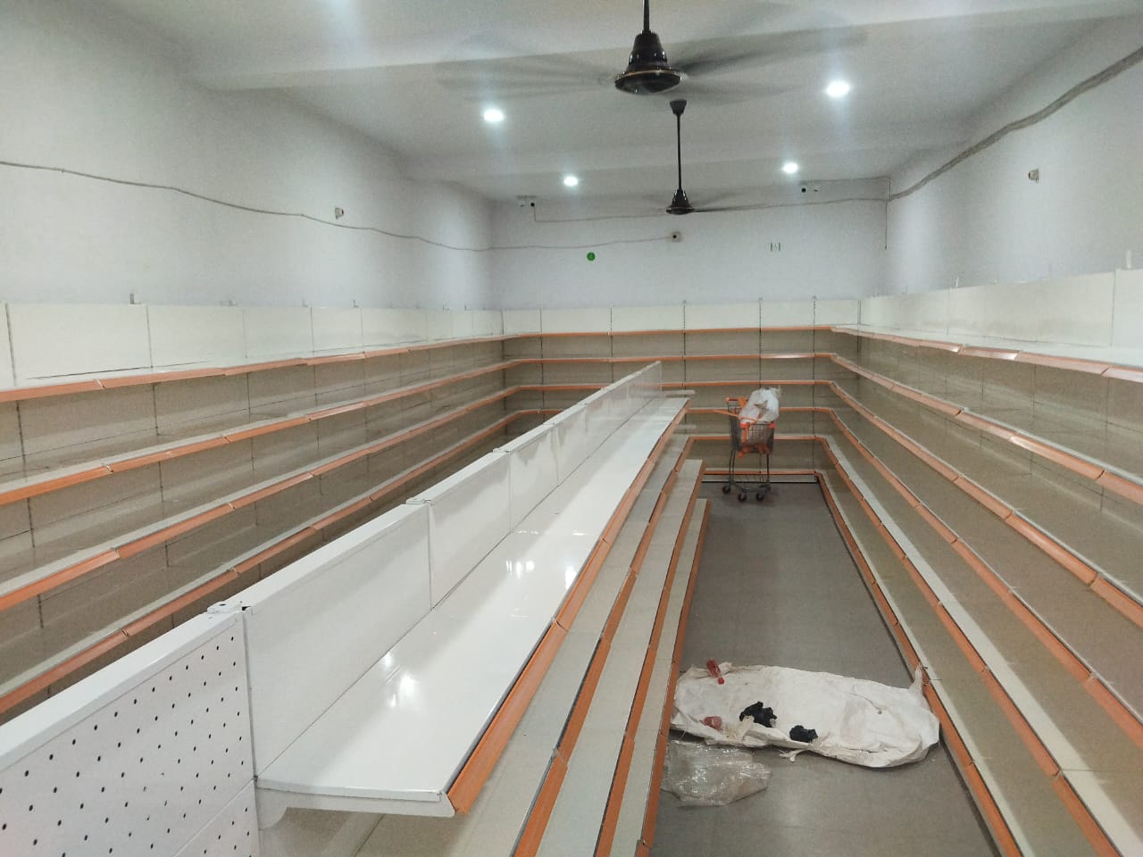 IG Enterprises- Supermarket  Racks  manufacturer in Srinagar |  I G Enterprises | Supermarket Racks  manufacturer in Srinagar, Best prices of racks in srinagar, Supermarket racks design in srinagar at best rates, best quality racks in srinagar, Best Display Racks in Srinagar - GL119576