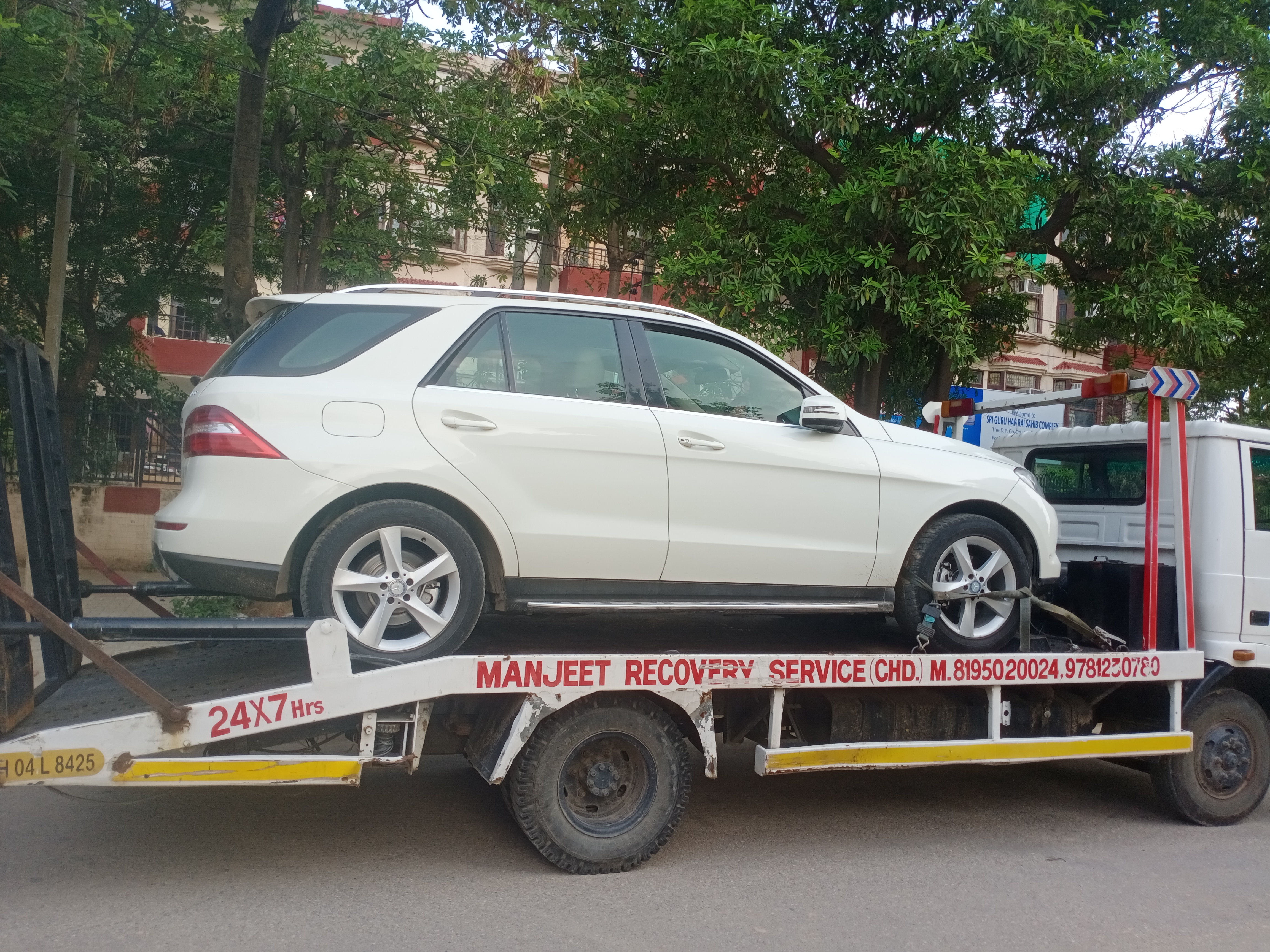 Flatbed Towing Service In Chandigarh | Manjeet Towing Services | Best Flatbed Towing Service In Chandigarh, 7 Top Flatbed Towing Service In Chandigarh, 24 Hour Flatbed Towing Service In Chandigarh, Flatbed Towing Service near me, Flatbed Towing Service - GL104102