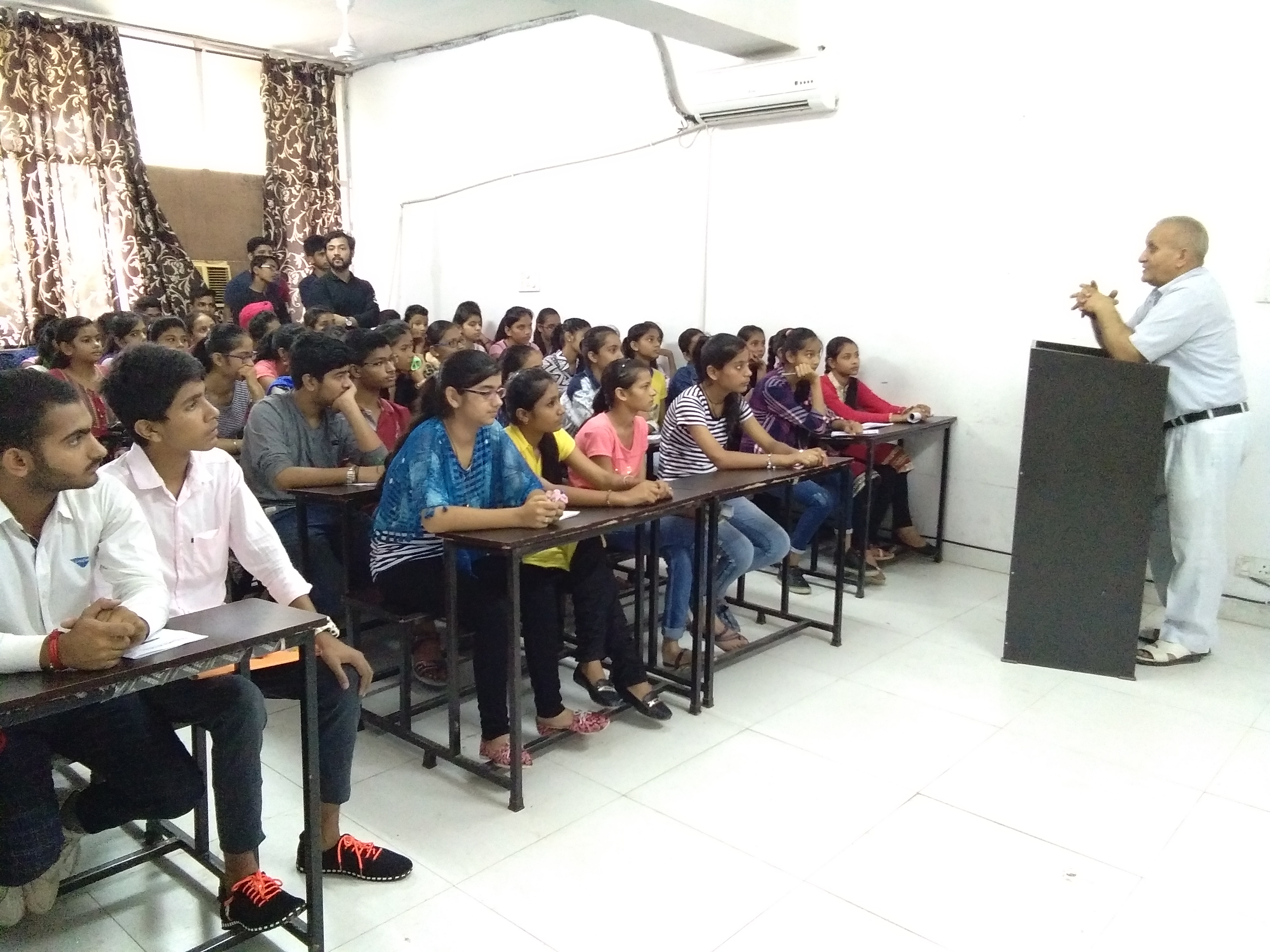 RISE CAMPUS CHANDIGARH, Best Institute In Himachal For 9th And 10th,Foundation Classes For 9th And 10th In Himachal,9th And 10th Tuition In Himachal,