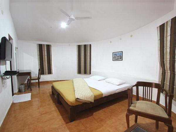 APPLE BEACH HOUSE AND RESORTS, Rooms At Low Price In Ecr, Low Price Rooms In Ecr, Ecr Rooms At Low Price,