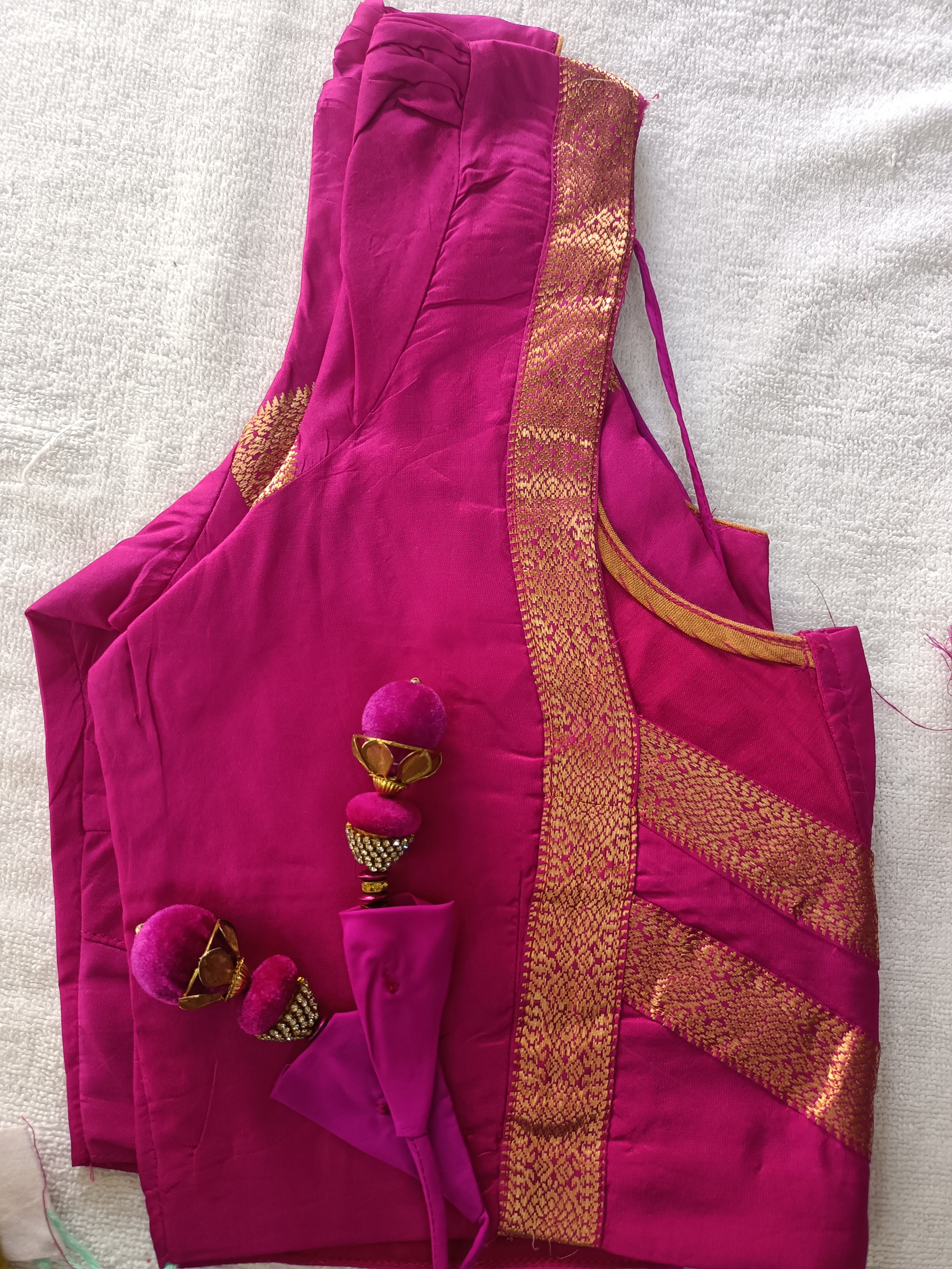 Balu's Modern Dry Cleaners, Blouse dry cleaners in kphb, blouse dry cleaners service in hyderabad, blouse dry cleaners service in Kondapur, blouse dry cleaners service in miyapur, blouse dry cleaners service in Gopal Nagar, 
