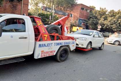 Manjeet Towing Services, Best Car Towing Services in Mohali, Top Car Towing Services in Mohali, Car Breakdown Services in Mohali.