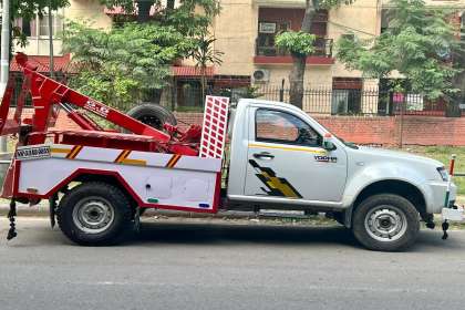Manjeet Towing Services, Best Towing Service In Zirakpur, 7 Top Towing Service In Zirakpur, 24 Hour Towing Service In Zirakpur, Towing Service Near me, Tow Van Near me