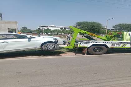 Manjeet Towing Services, Best Car Towing Service In Zirakpur, 7 Top Car Towing Service In Zirakpur, 24 Hour Car Towing Service In Zirakpur, Car Towing Service Near me, Car Towing Service