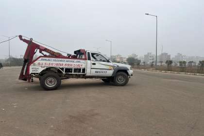 Manjeet Towing Services, Best Car Towing Service In Chandigarh, 7 Top Car Towing Service In Chandigarh, 24 Hour Car Towing Service In Chandigarh, Car Towing Service Near me, Car Towing Service