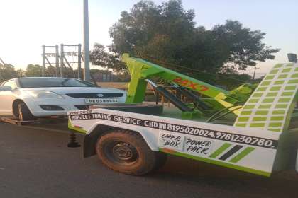 Manjeet Towing Services, Best Car Towing Service In Kharar, 24 Hour Car Towing Service In Kharar, 7 Top Car Towing Service In Kharar, Car Towing Service Near me, Car Tow Van Near me 