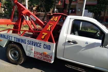 Manjeet Towing Services, Best Towing Service in Zirakpur, Top Towing Service in Zirakpur, Best Car Towing Service in Zirakpur, Top Car Towing Service in Zirakpur. Car Breakdown Service in Zirakpur. 